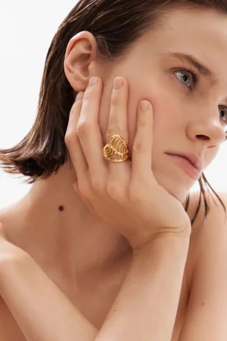 Anello a forma di cuore con foglia placcato in oro Zalio