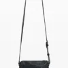 Borsa a tracolla con ciondolo piccolo