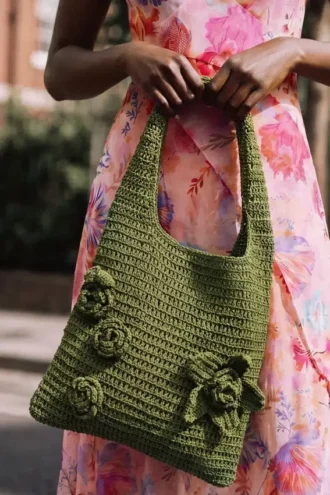 Borsa all’uncinetto con fiori