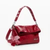 Borsa con patta lucida
