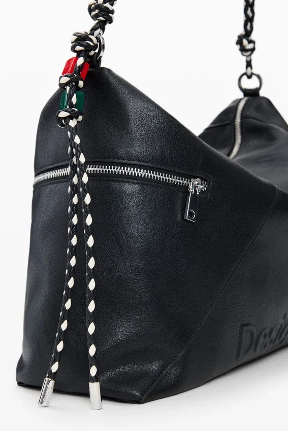 Borsa grande con ciondolo con logo Borsa grande con ciondolo con logo