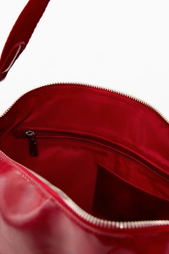 Borsa grande con ciondolo con logo Borsa grande con ciondolo con logo