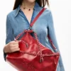 Borsa grande con ciondolo con logo Borsa grande con ciondolo con logo
