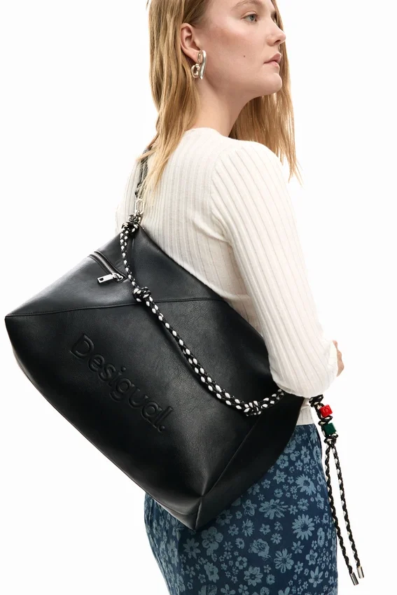 Borsa grande con ciondolo con logo Borsa grande con ciondolo con logo