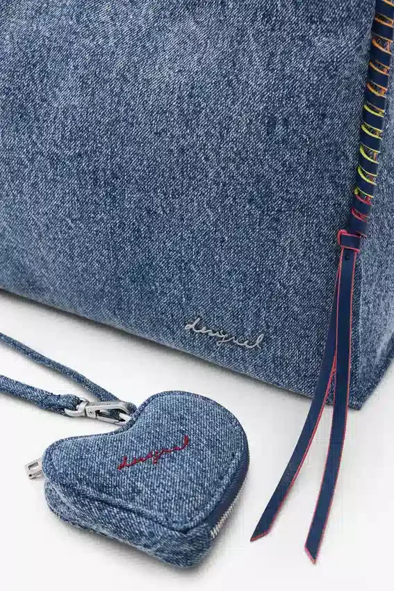 Borsa grande in denim a forma di cuore Borsa grande in denim a forma di cuore