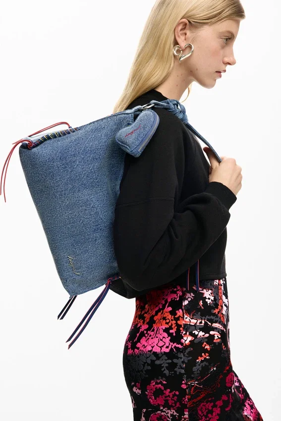 Borsa grande in denim a forma di cuore Borsa grande in denim a forma di cuore
