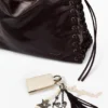 Borsa grande lucida intrecciata