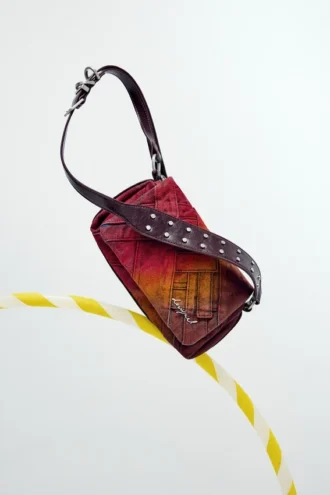 Borsa in denim con toppe