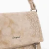 Borsa media con patta ricamata