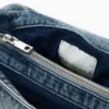 Borsa media in denim con ciondoli
