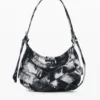 Borsa media stampata con fibbie