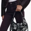 Borsa media stampata con fibbie