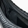 Borsa ovale media goffrata