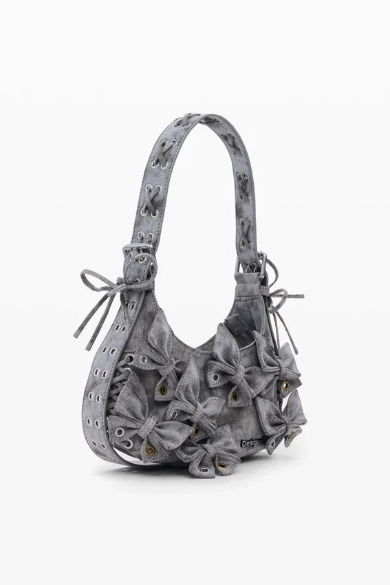 Borsa piccola con applicazioni a forma di farfalla Borsa piccola con applicazioni a forma di farfalla