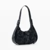 Borsa piccola con fiori rossi