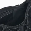 Borsa piccola con fiori rossi