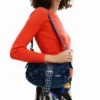 Borsa piccola in denim con fiori