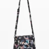 Borsa piccola intrecciata con motivi floreali
