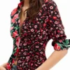Camicie a fiori con arricciature