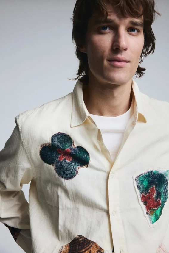 Camicie con toppe a mosaico Camicie con toppe a mosaico
