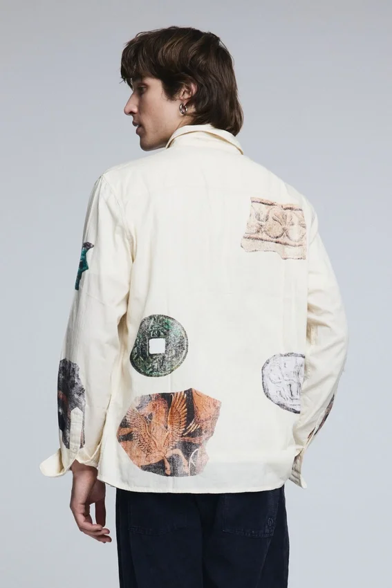 Camicie con toppe a mosaico Camicie con toppe a mosaico