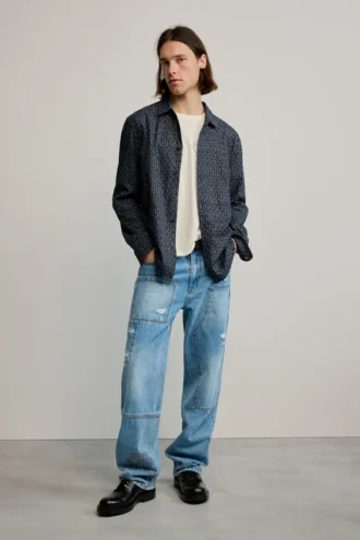 Camicie ricamate in stile etnico