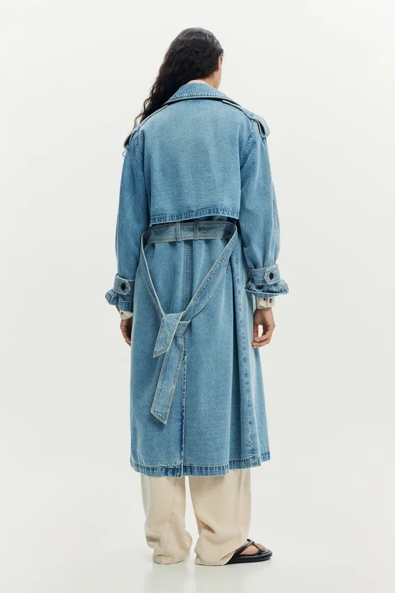 Cappotto in denim con cintura Cappotto in denim con cintura