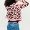 Cardigan rosa all’uncinetto