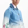 Giacca di jeans con fiori