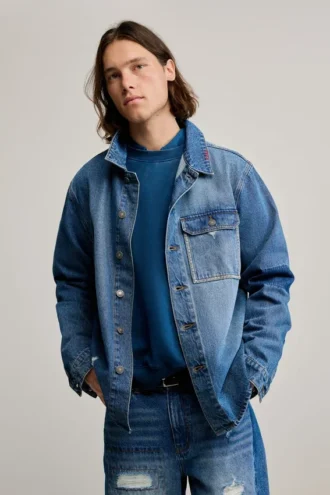 giacca in denim con toppe 1 1 330x495 - Giacca in denim con toppe
