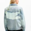Giacca in denim con toppe Giacca in denim con toppe