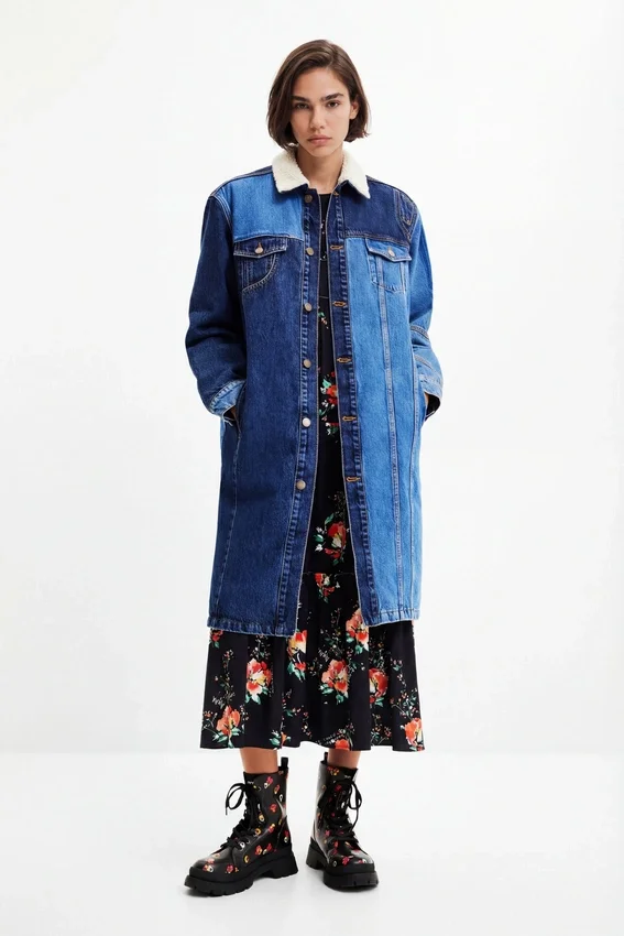Giacca lunga in denim imbottita Giacca lunga in denim imbottita