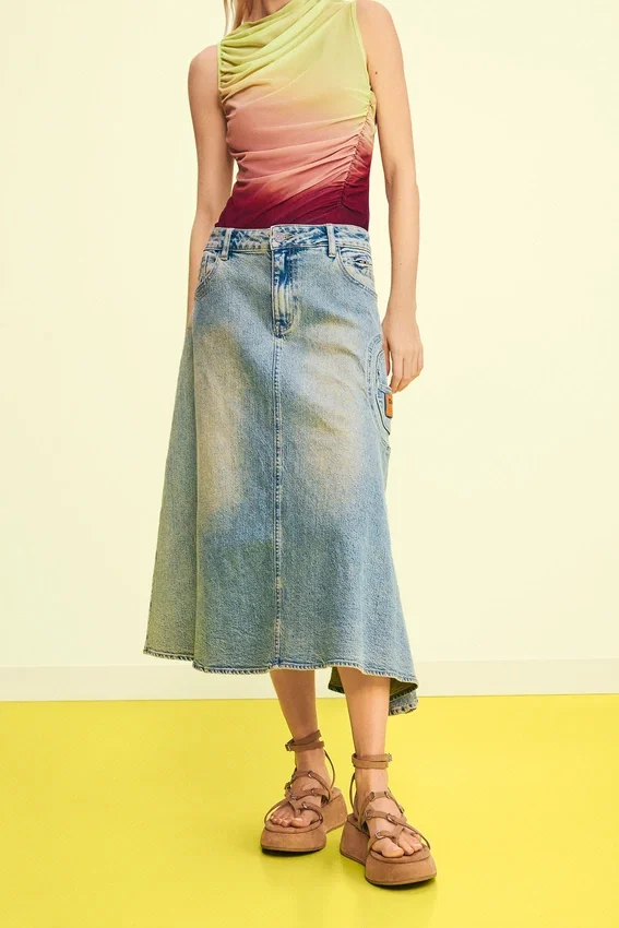 Gonna in denim asimmetrica Gonna in denim asimmetrica