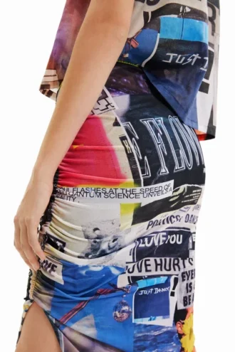 Gonna midi aderente con drappeggi e stampa collage