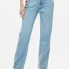 Jeans a gamba dritta con motivi floreali Jeans a gamba dritta con motivi floreali