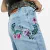 Jeans a gamba dritta con motivi floreali Jeans a gamba dritta con motivi floreali