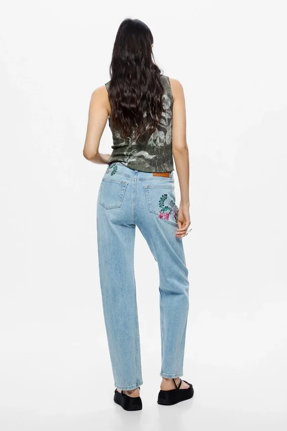 Jeans a gamba dritta con motivi floreali Jeans a gamba dritta con motivi floreali