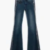 Jeans a zampa sfrangiati