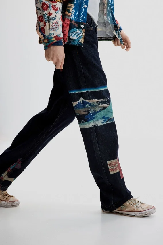 Jeans con stampa orientale Jeans con stampa orientale