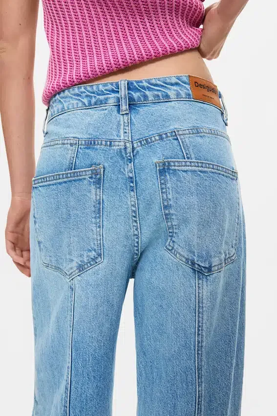 Jeans dritti con effetto consumato Jeans dritti con effetto consumato