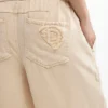Jeans leggeri con effetto consumato