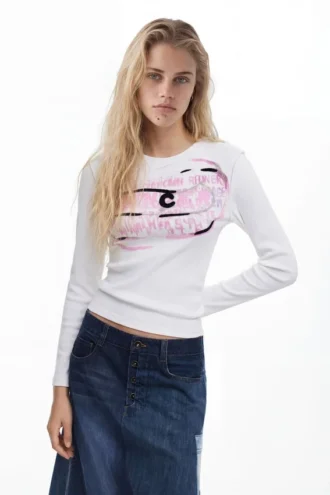 Maglietta a maniche lunghe con lettere rosa