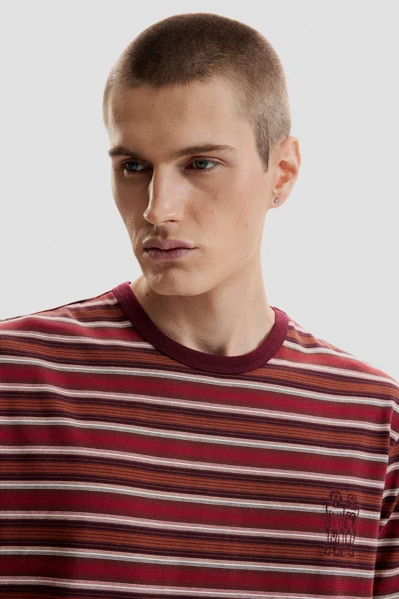 Maglietta a righe in maglia Maglietta a righe in maglia