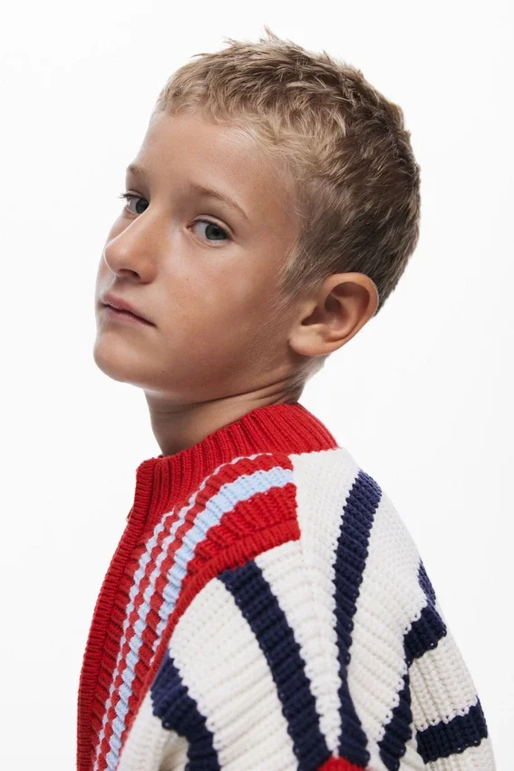 Maglione a righe con zip Maglione a righe con zip