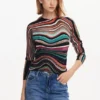 Maglione a righe ondulate