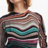 Maglione a righe ondulate