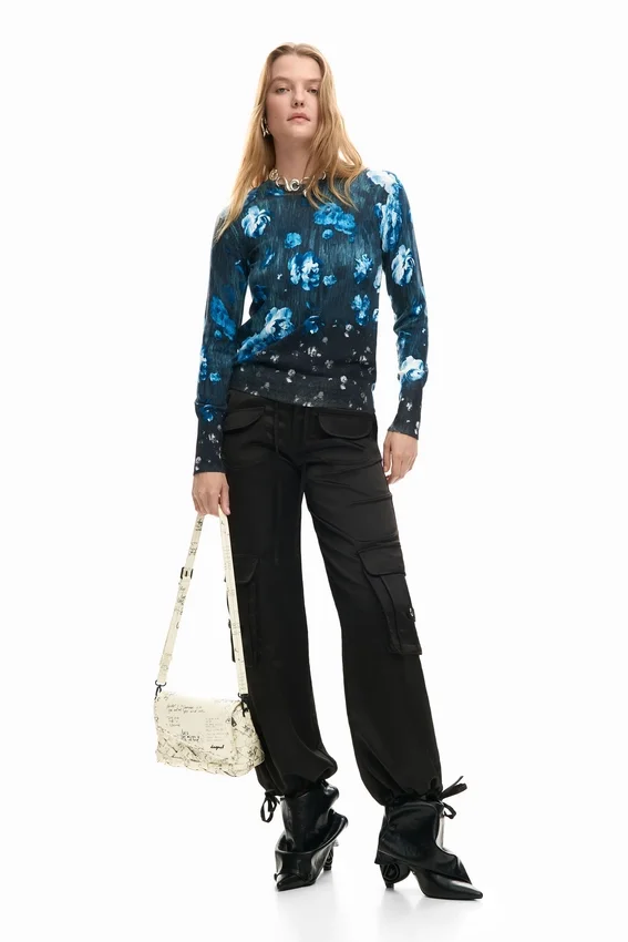 Maglione a trama fine con motivi floreali Maglione a trama fine con motivi floreali