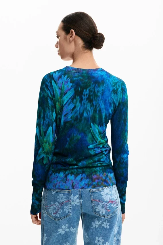 Maglione con delicati motivi floreali Maglione con delicati motivi floreali