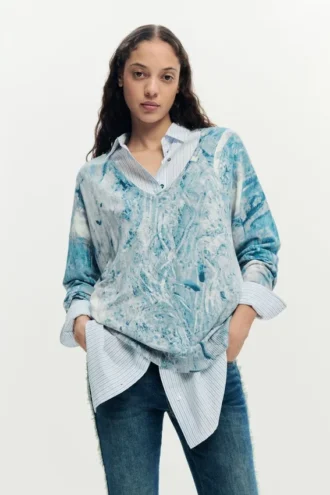 Maglione con scollo a V e stampa astratta