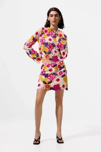 Maglione multicolore all’uncinetto